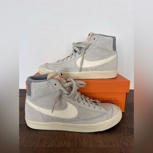 Blazer Mid ‘77 PRM Nike Gray and White High-Top Sneakers size Men’s 10
